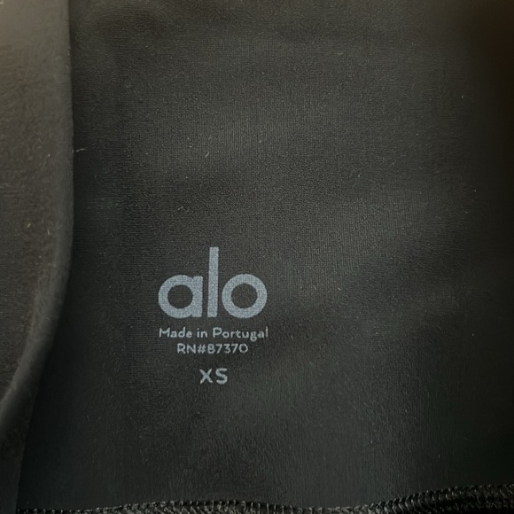 NWT ripped leggings - Picture 3 of 4